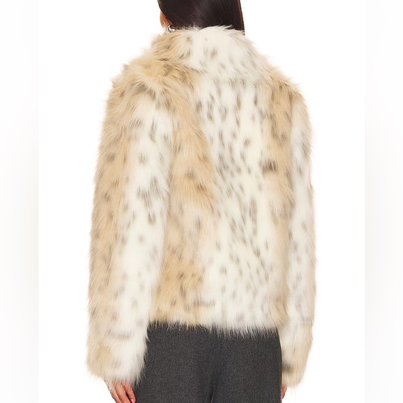 Elegant Faux Fur Jacket - Cream and Brown - Picture 4 of 7